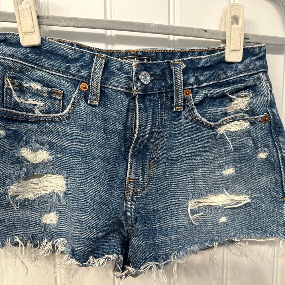 Abercrombie low rise short